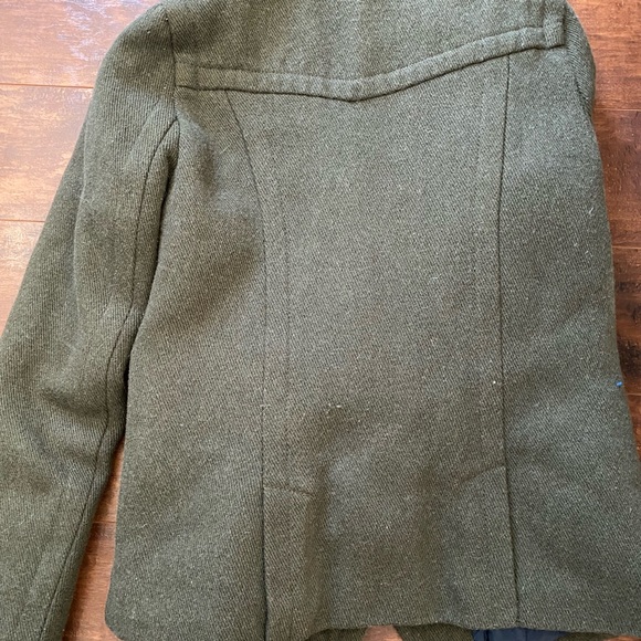 Heavy weight jacket with faux fur trim - Picture 2 of 3
